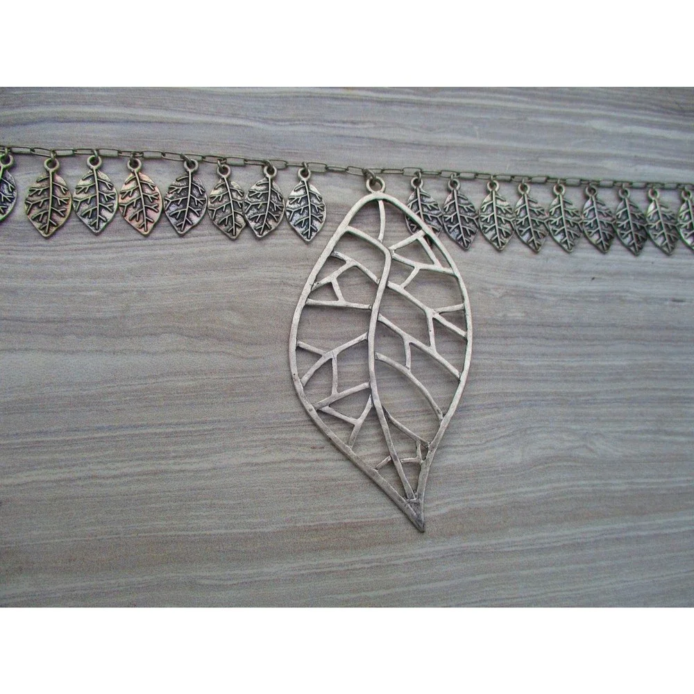 Jessica Simpson Matte Silver-Tone Leaf Necklace 16" - Picture 8 of 10